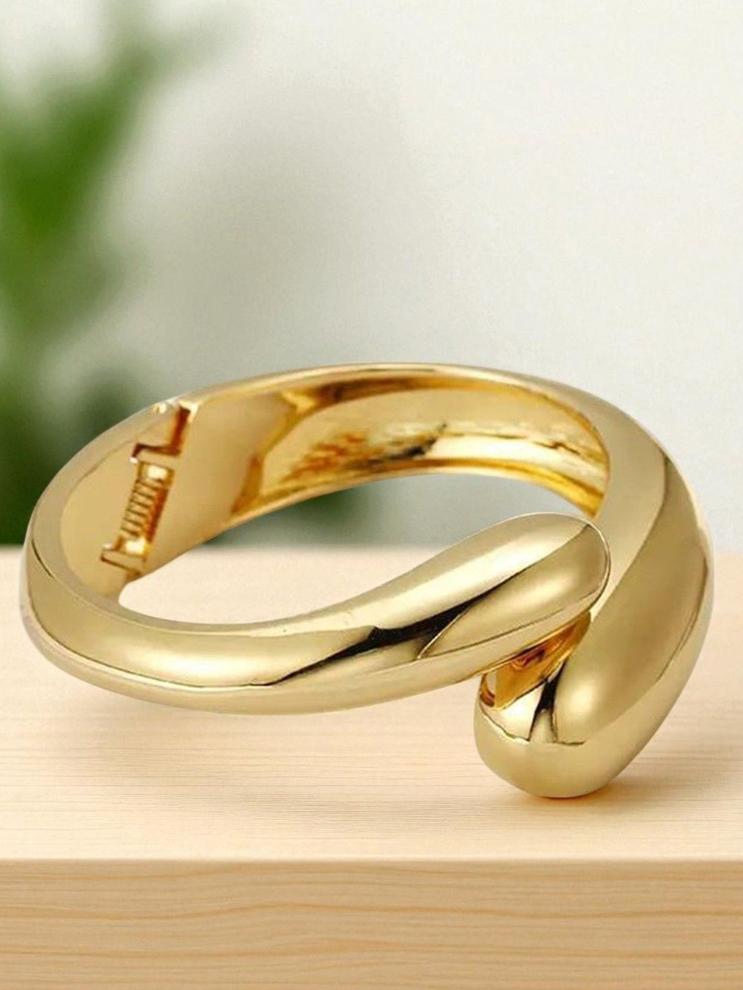 fabula Slip-On Cuff Bracelet
