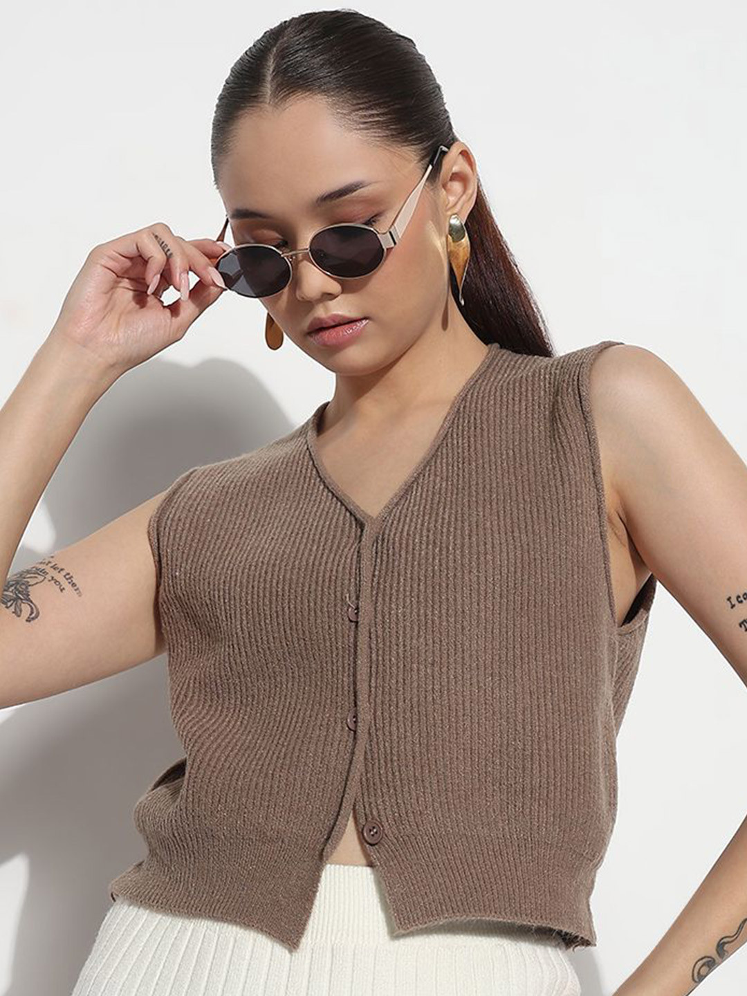 SHOWOFF Ribbed Self Design V-Neck Sleeveless Knitted Crop Top