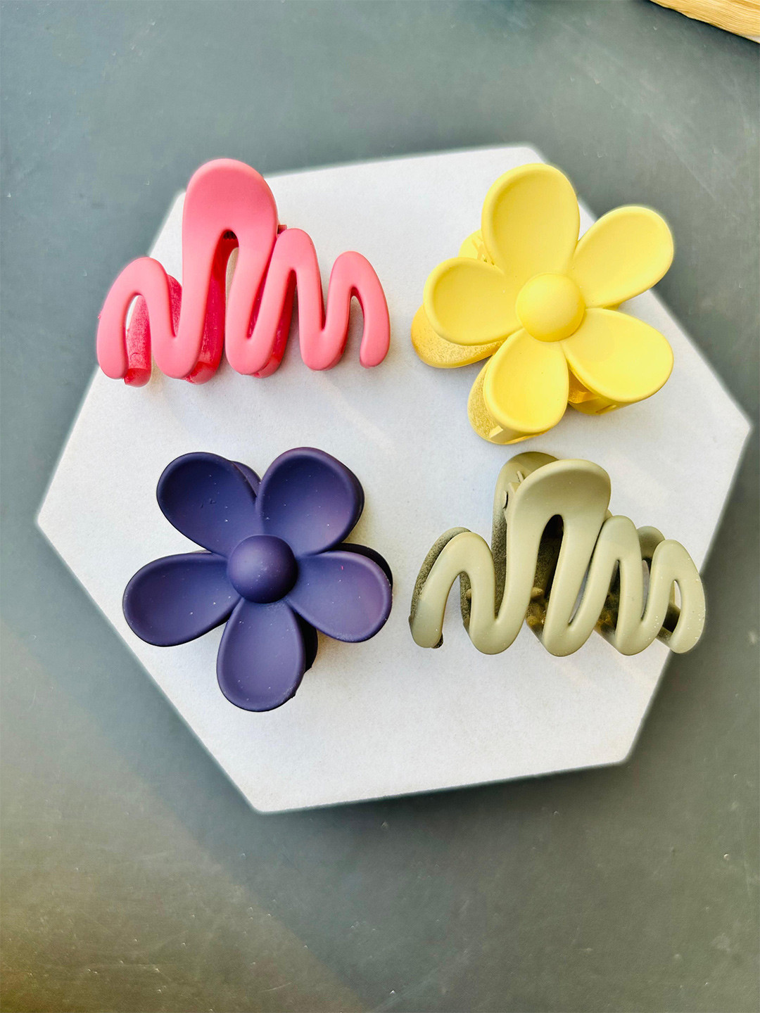 Radhya Accessories Women Set of 4 Matte Moods 6 cm Hair Claw Set