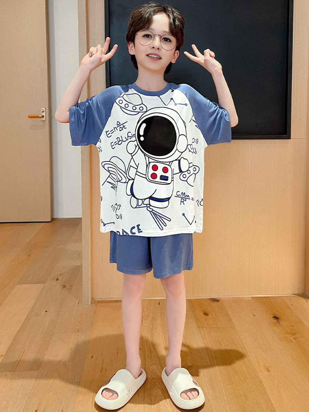 INCLUD Boys Graphics Astronaut Printed T-Shirt With Shorts Night suit