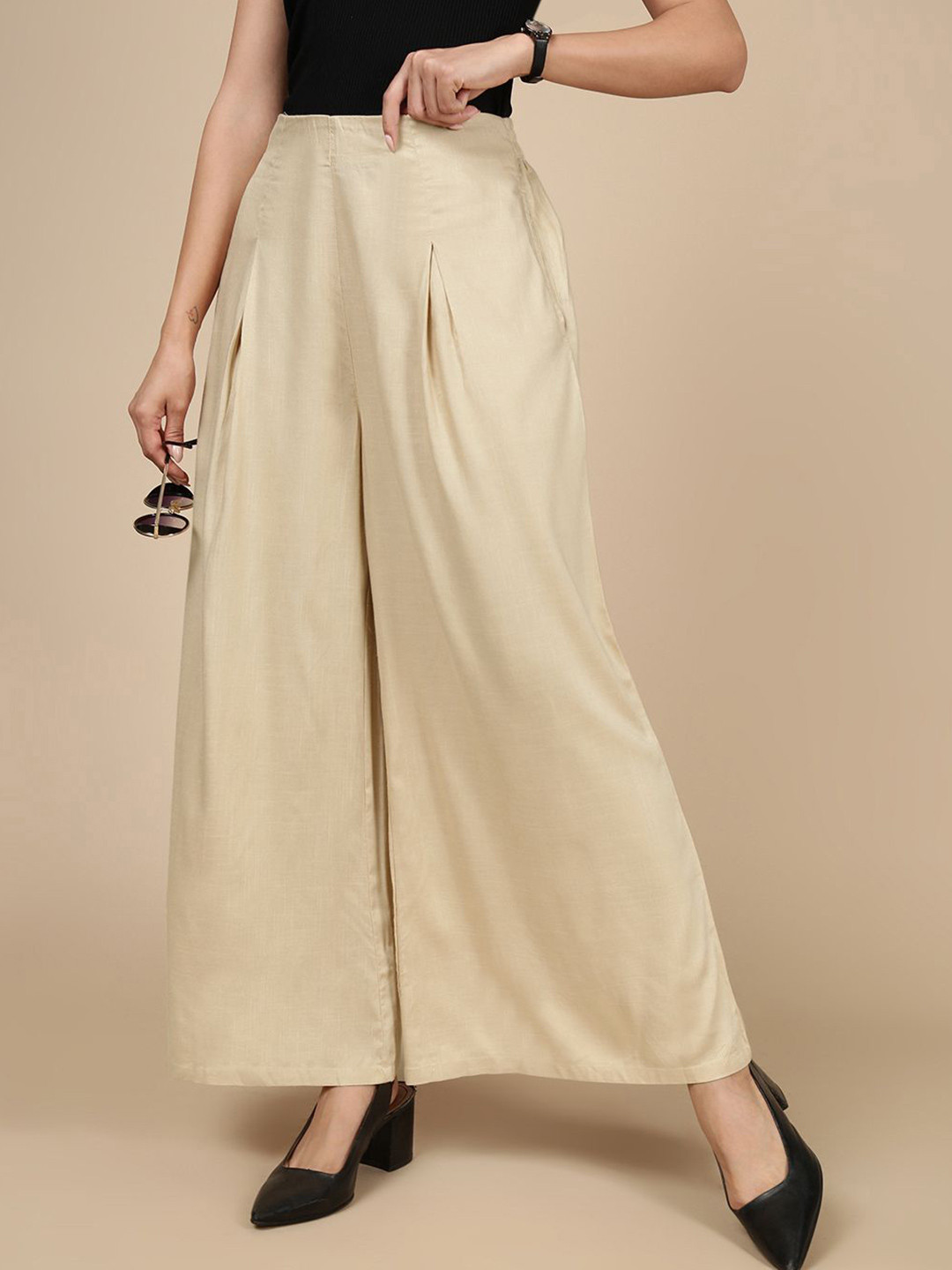 De Moza Women Viscose Pleated Palazzo Pants with Functional Pockets