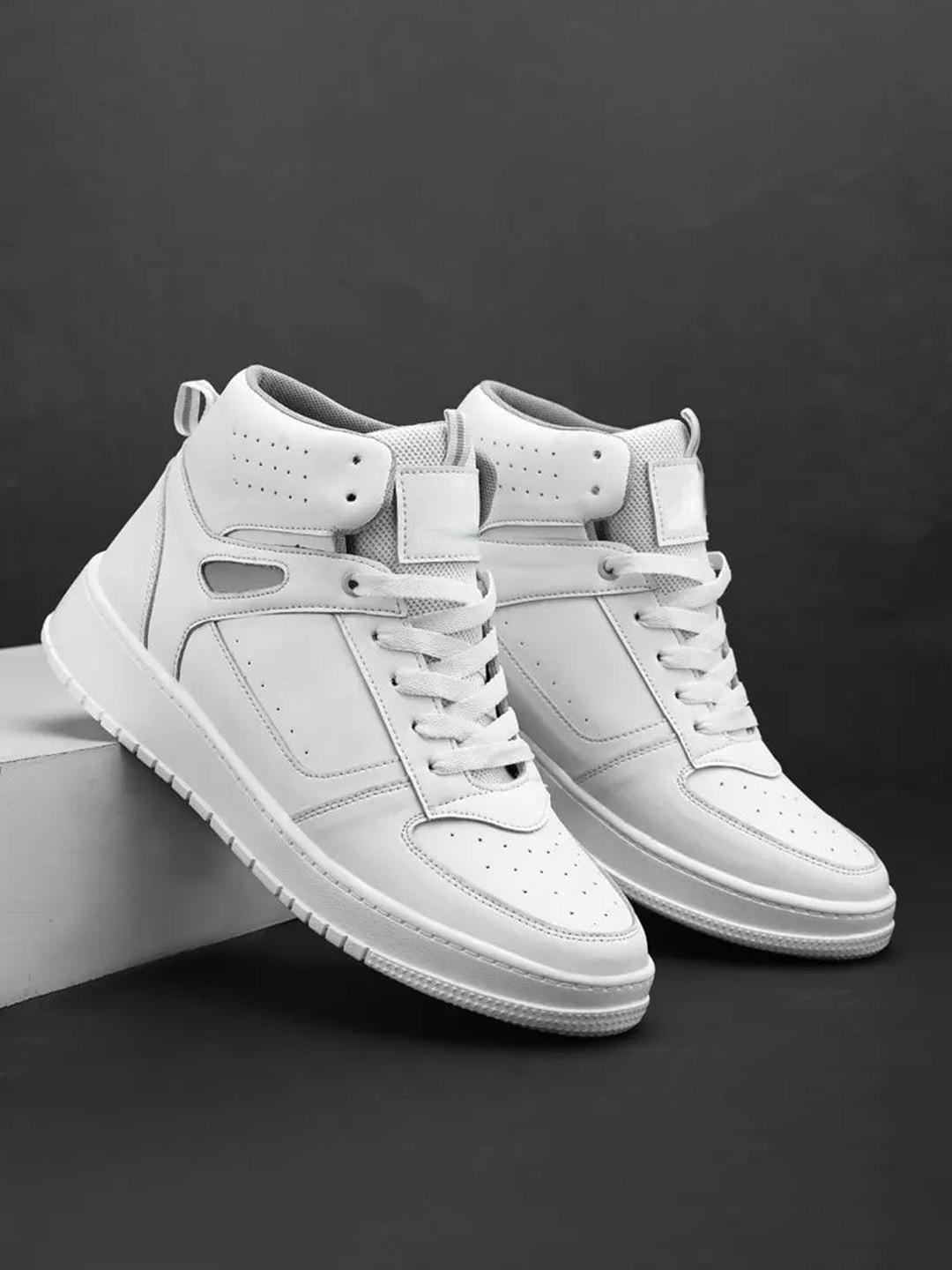 Woakers Men Lace-Up High-Top Sneakers