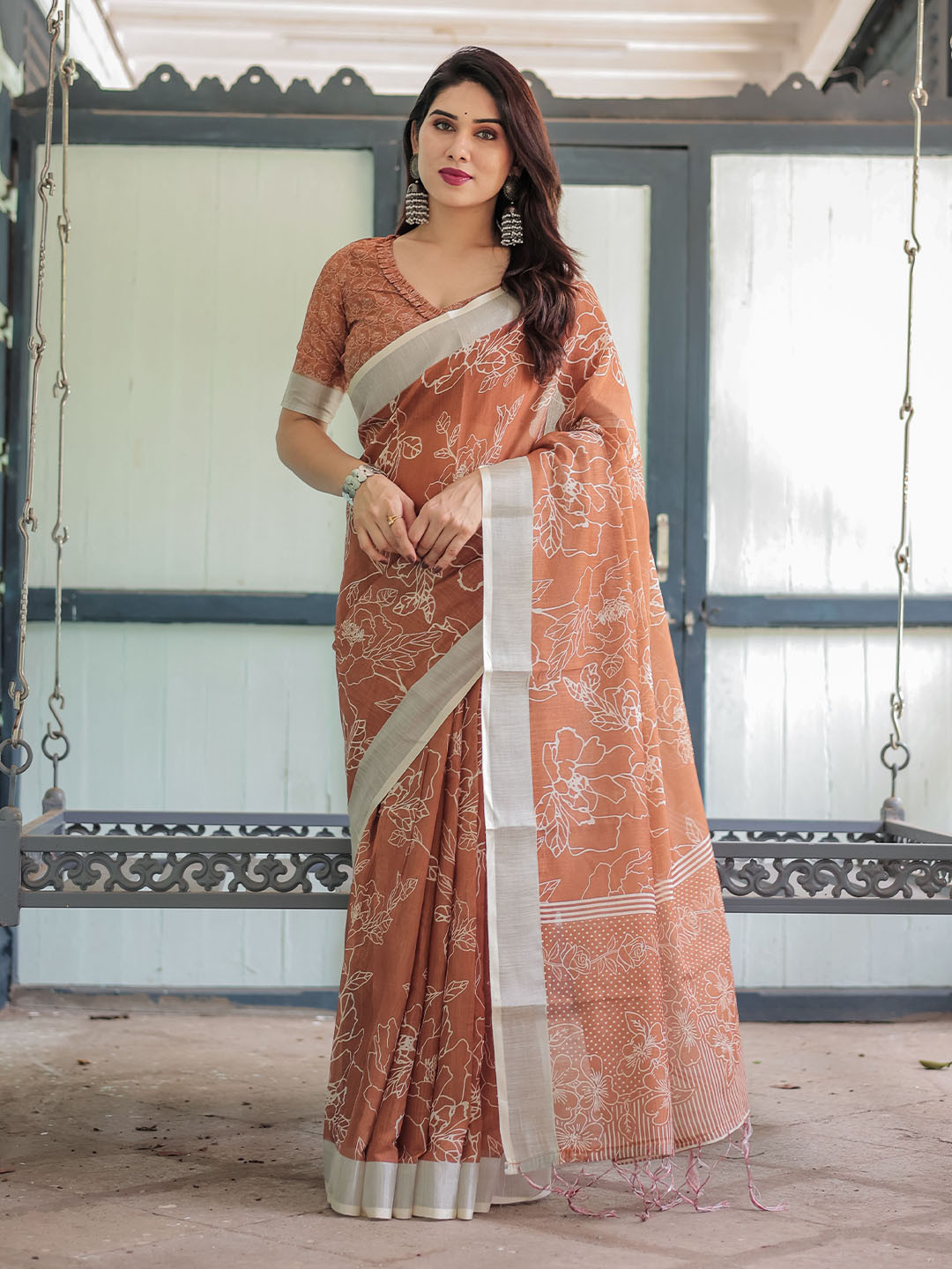 bansari textiles Ethnic Motifs Zari Linen Blend Designer Block Print Saree