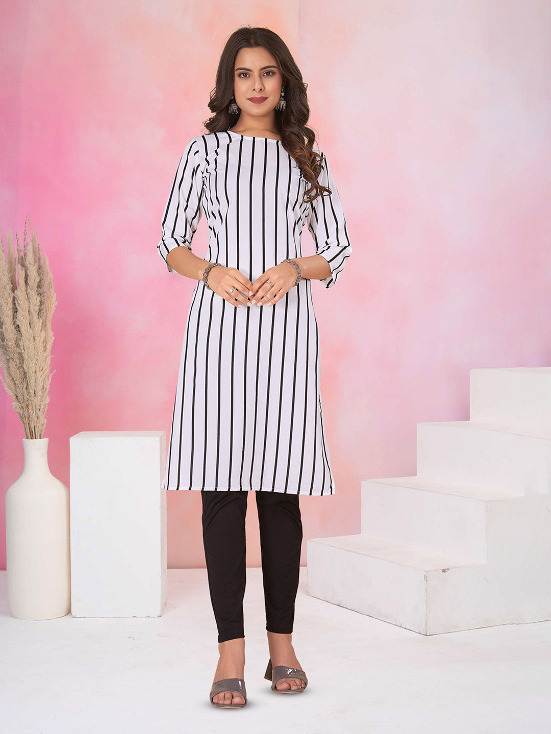 KETAKI FASHION Striped Round Neck Straight Kurta