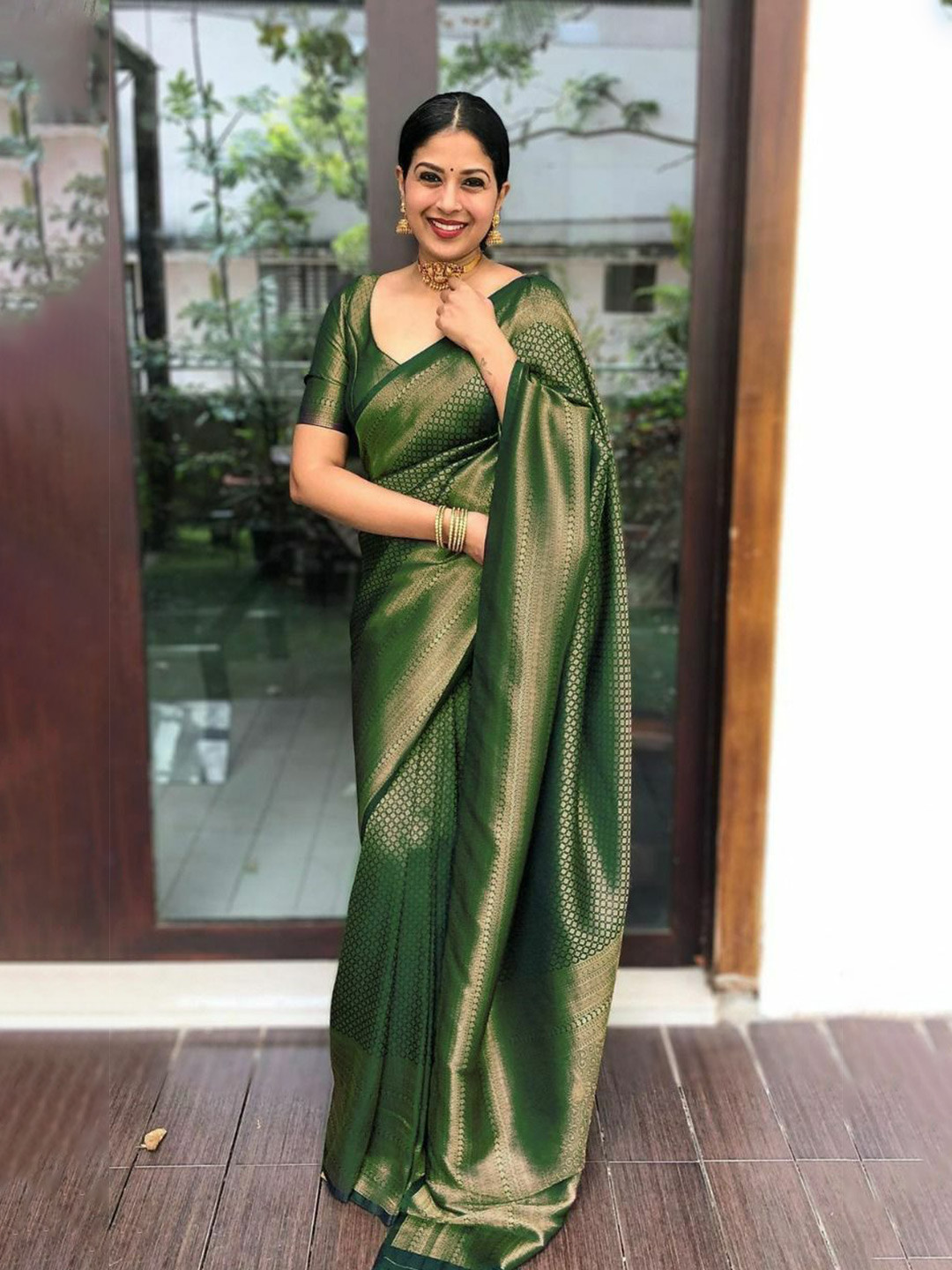 VILLE FASHION Geometric Woven Design Border Zari Banarasi  Saree