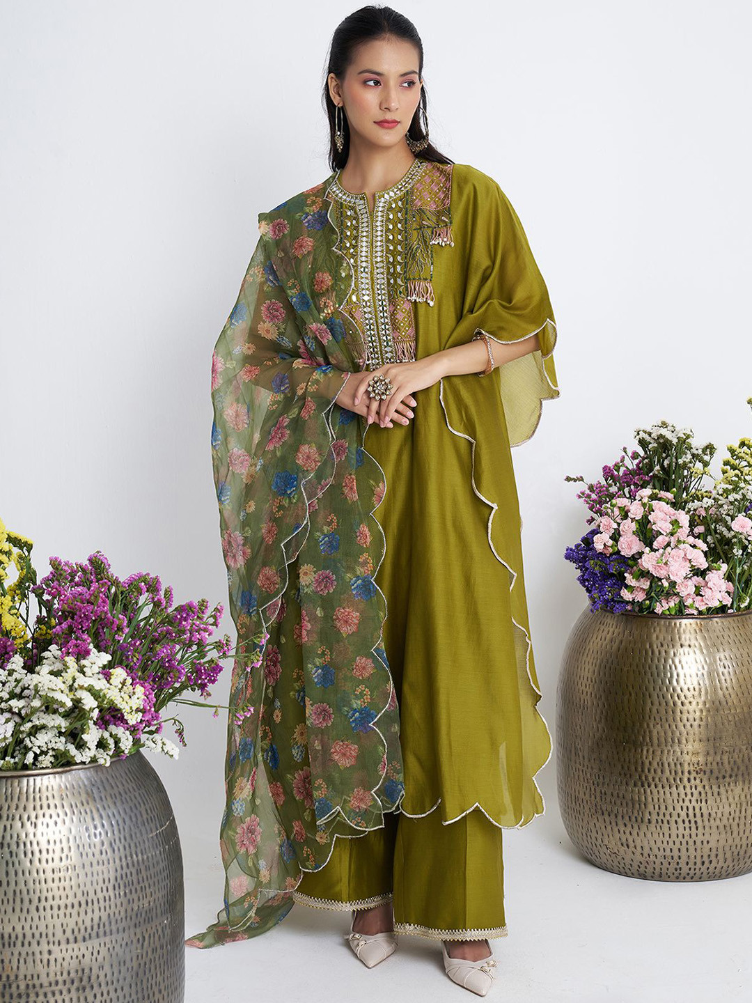 Siyona by Ankurita Leher Women Geometric Embroidered Beads and Stone Kurta Set & Dupatta