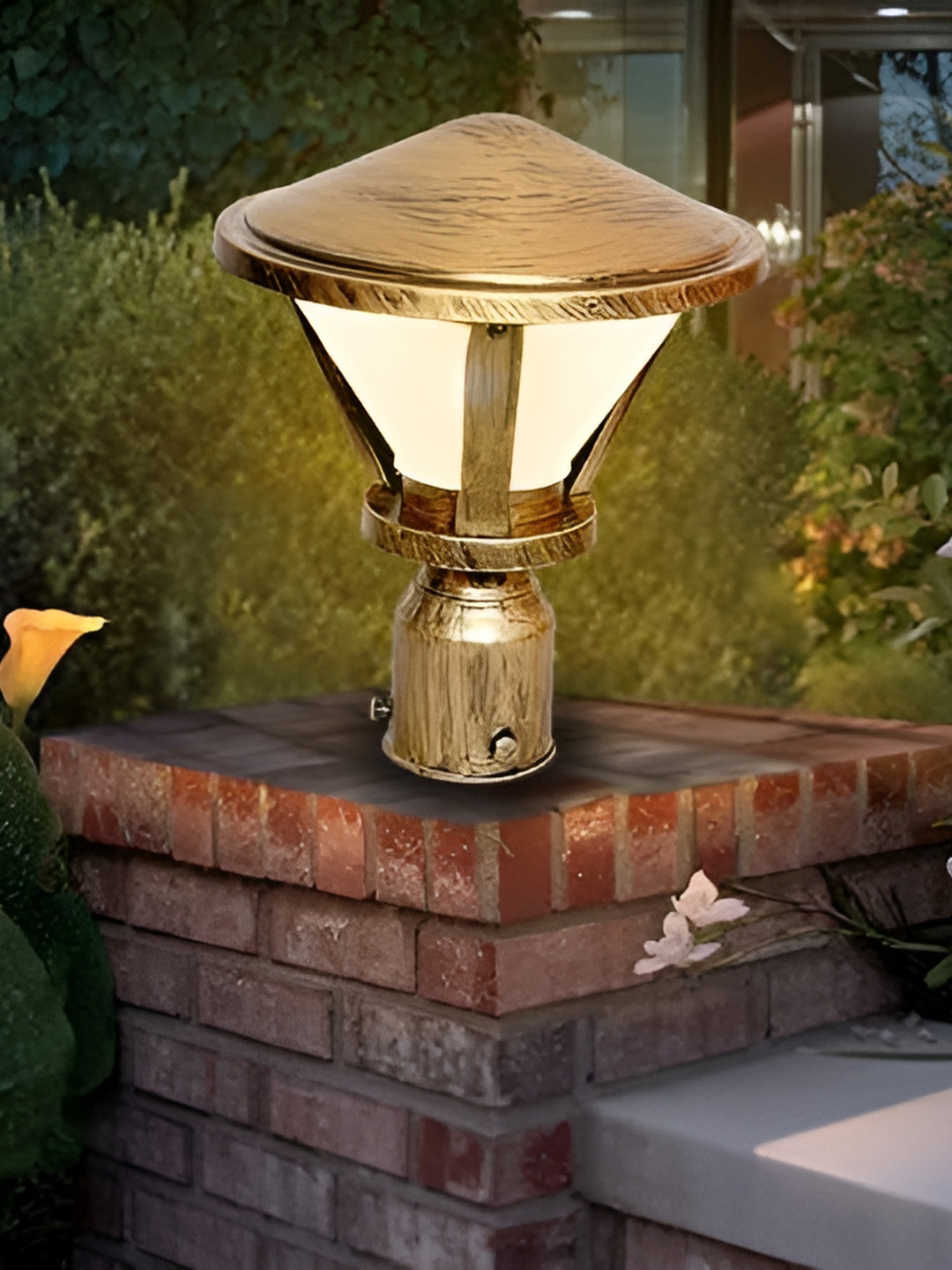 KINIS Brown Modern Shape Gate & Garden Outdoor Lamps