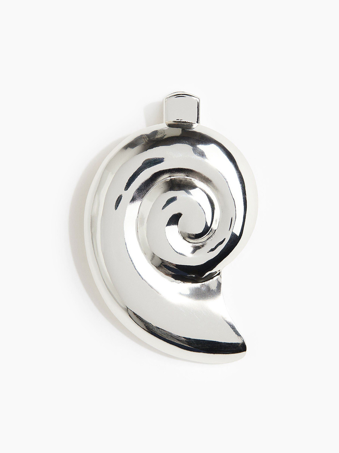 H&M Women Seashell-Shaped Alligator Hair Clip