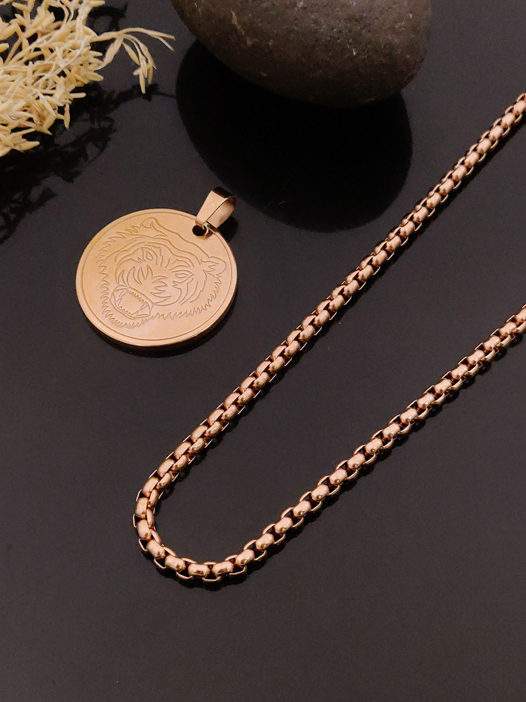 Moda Rapido Men Stainless Steel Circular Shaped Pendant with Chain