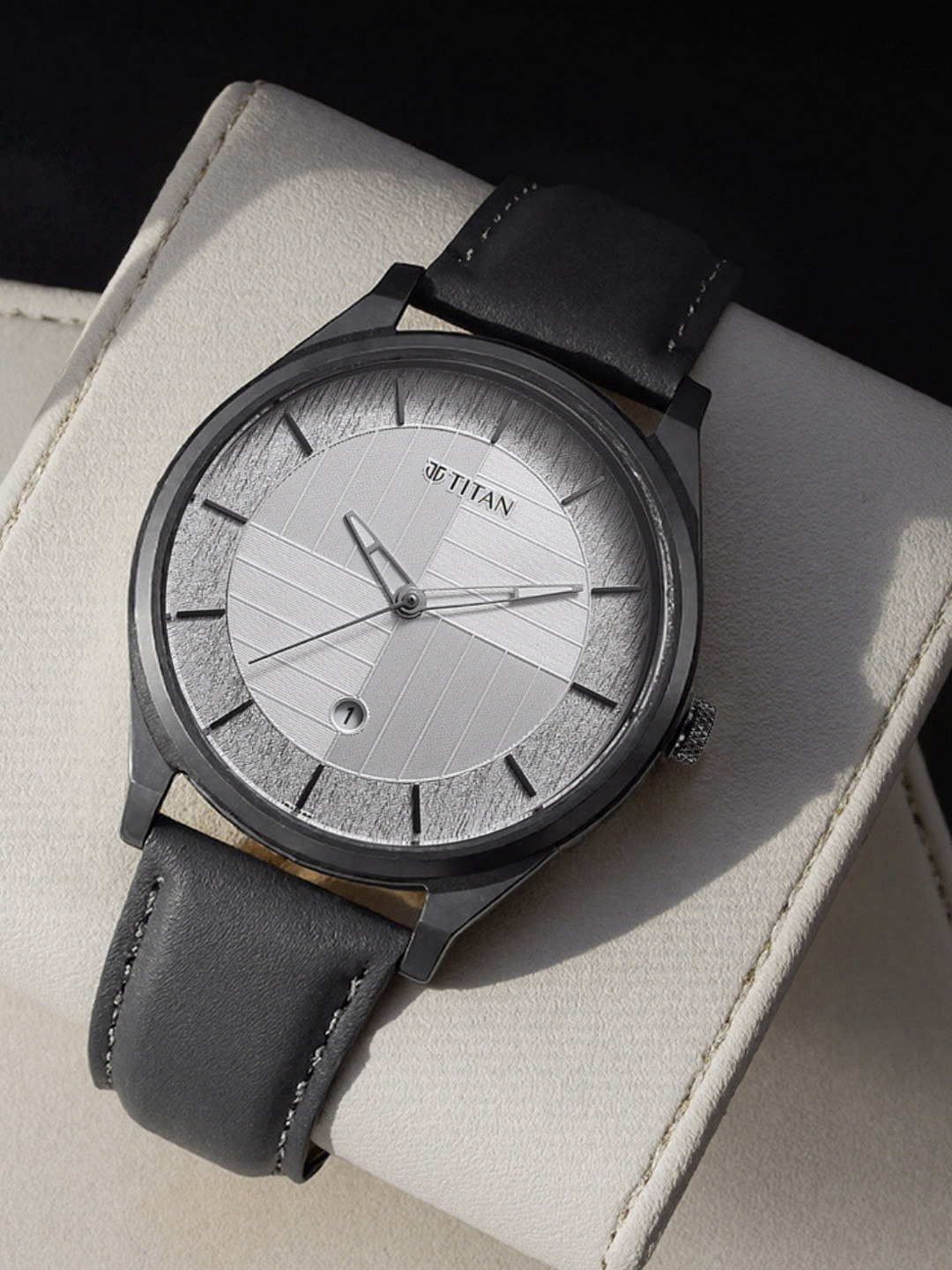 Titan Men Neo Economy Quartz Analogue Watch - 1802QL01