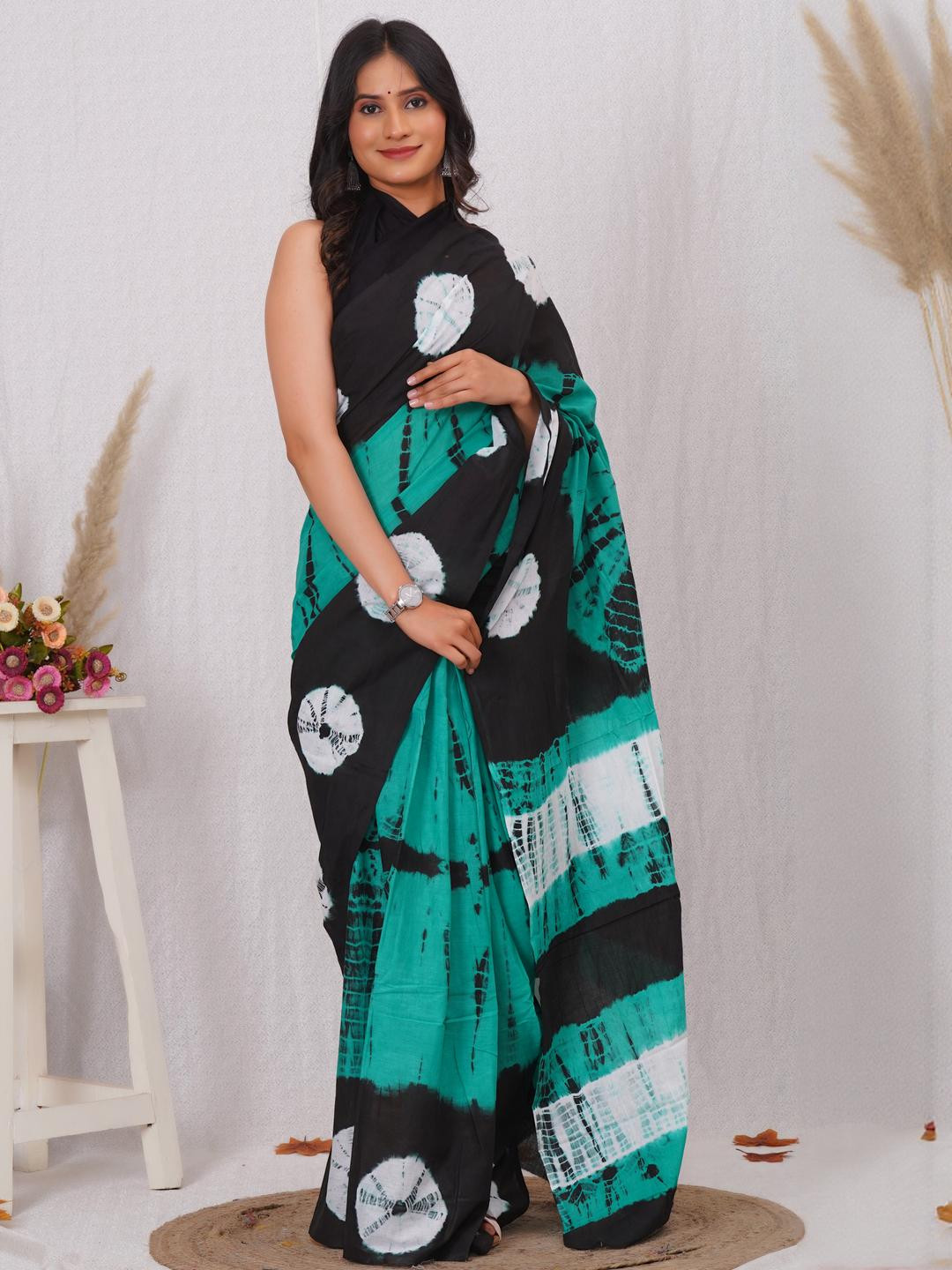 Pinkcity Trade World Green Pure Cotton Solid Sarees