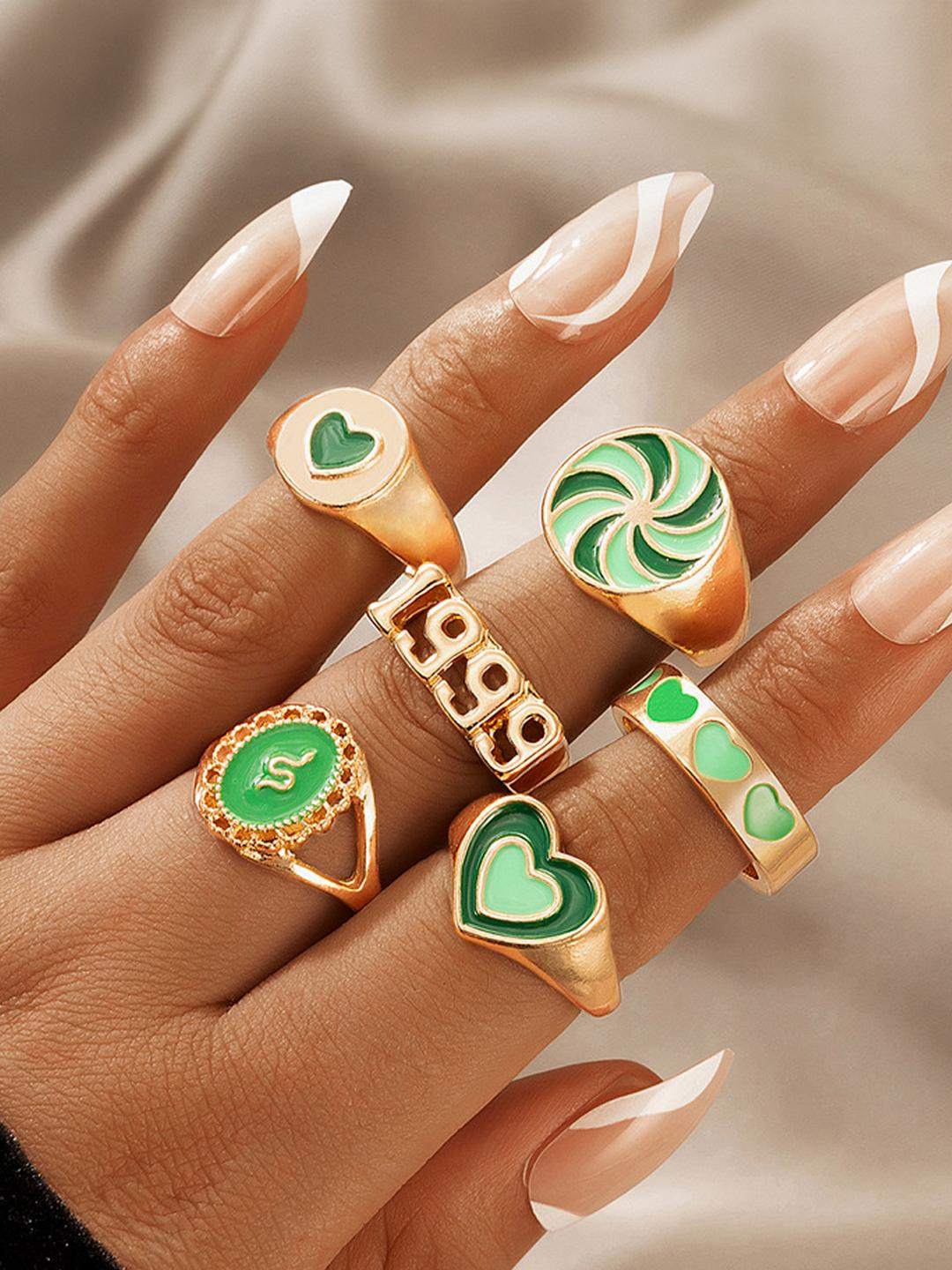TheVineGirl Women Pack Of 6 Green & Gold-plated Dripping Oil Heart 1999 Charm Ring Set