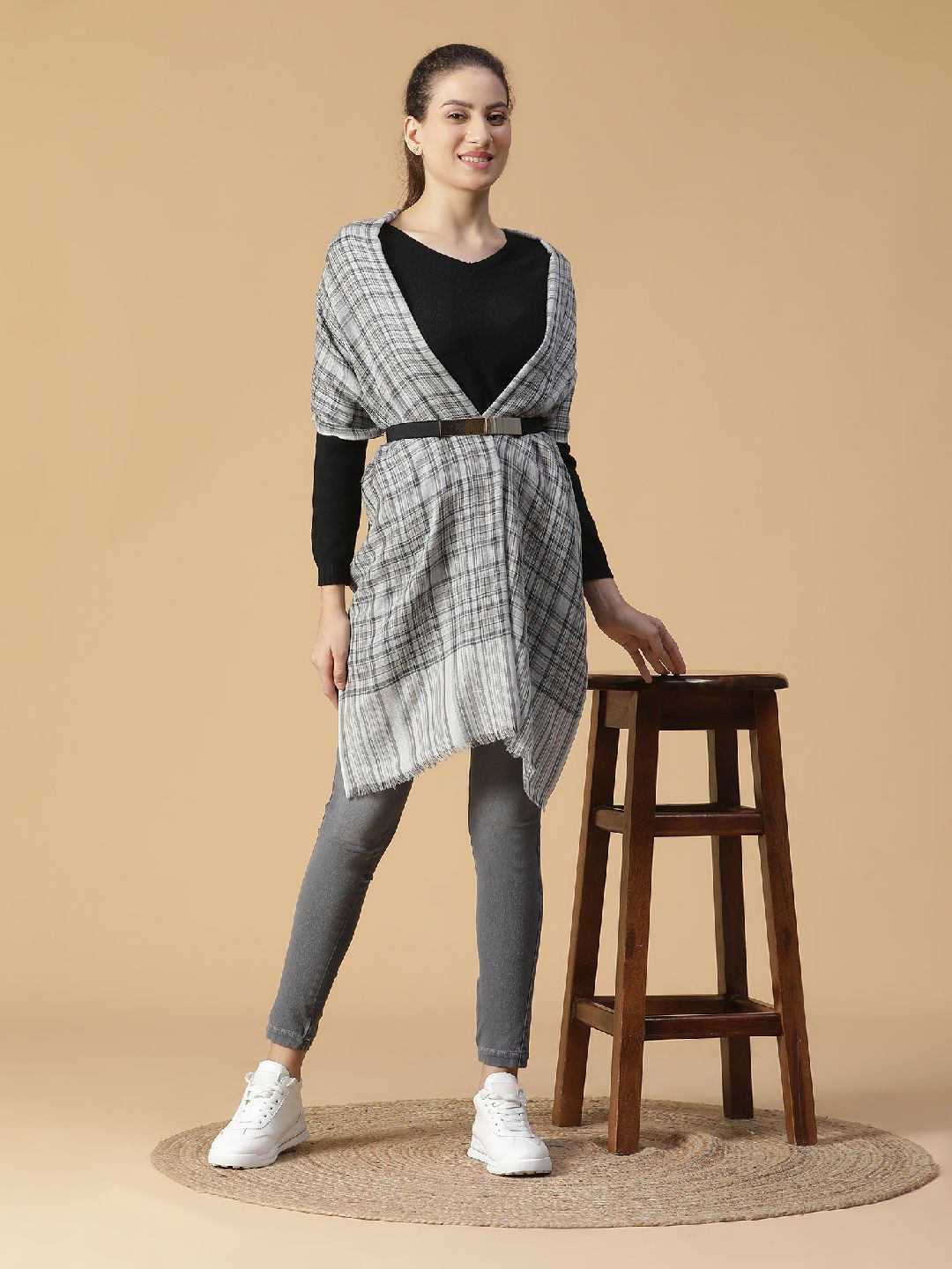 Tiara Women Wool Checked Stole With Soft Texture