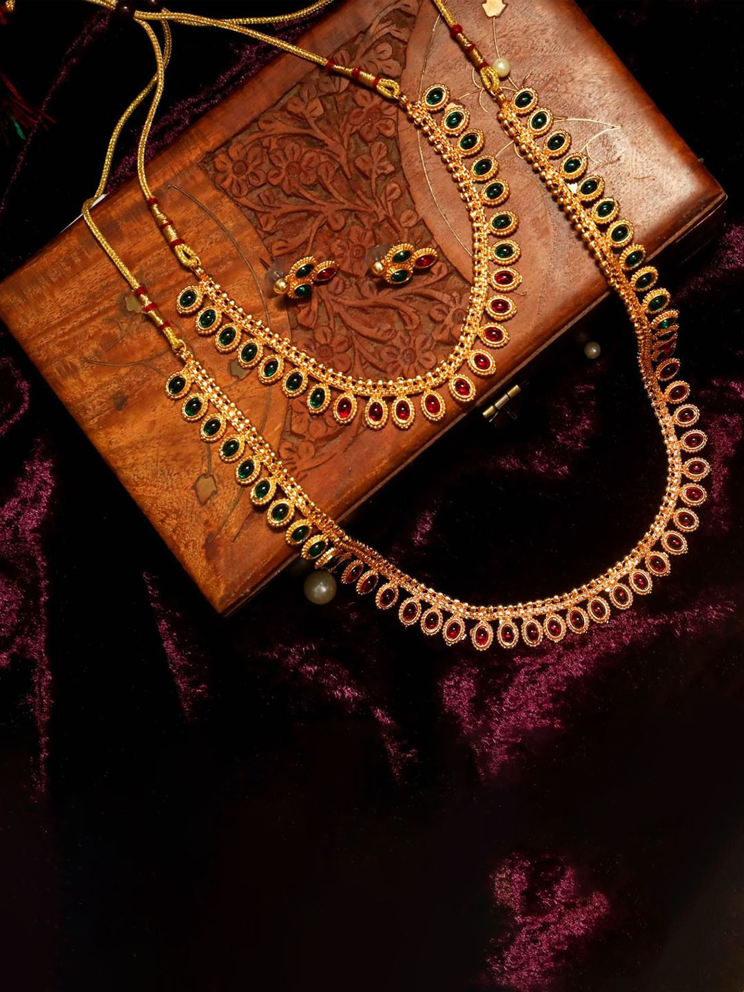 D-ZINE JEWELLERS Gold-Plated Stone-Studded Jewellery Set