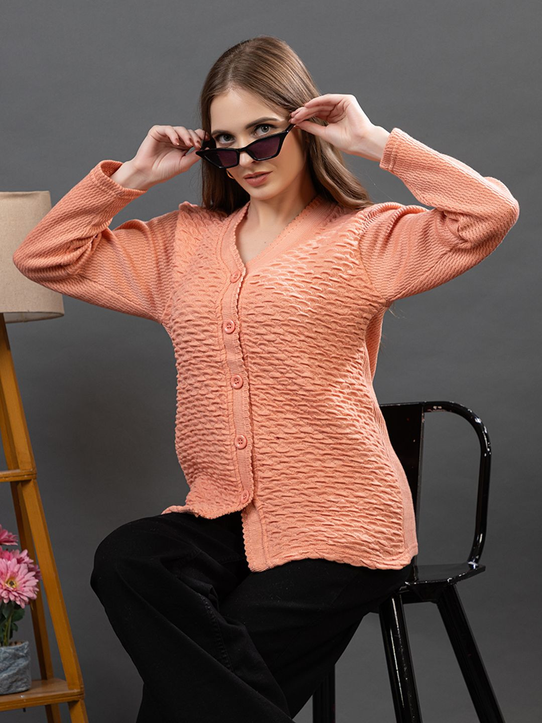 Dadu Dayal Women V-Neck Woollen Cardigan