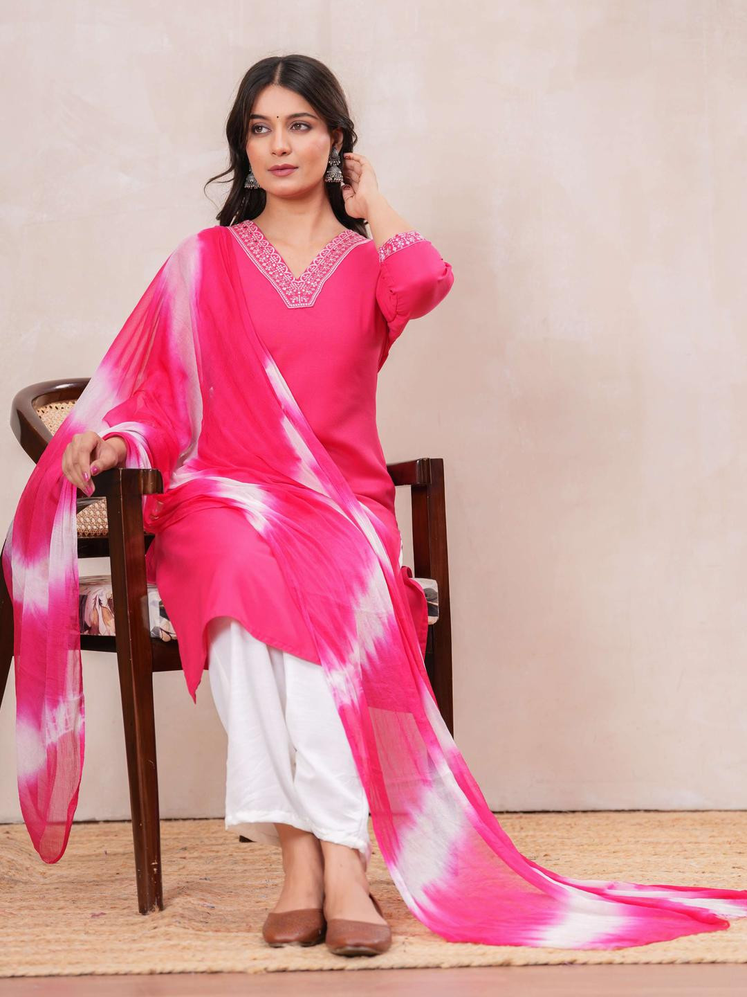 DIZON Women Embroidered Viscose Rayon Kurta Sets