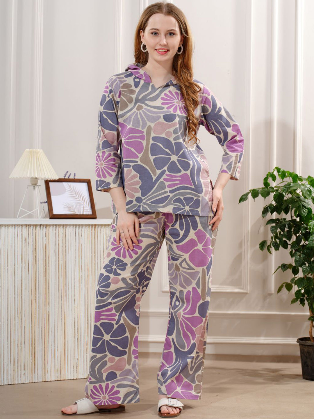NIGHT FLOSS Floral Printed Hooded Sweatshirt & Trousers