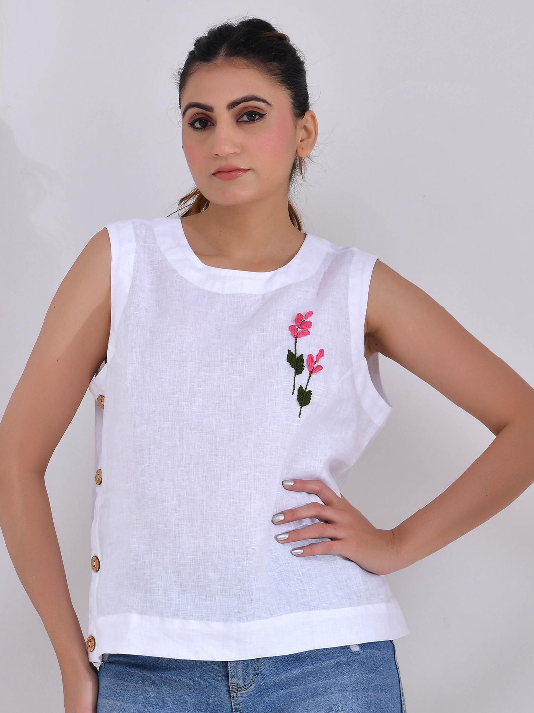 SIDDHO HUM Women WhiteFloral Embroidered Pure Linen Top