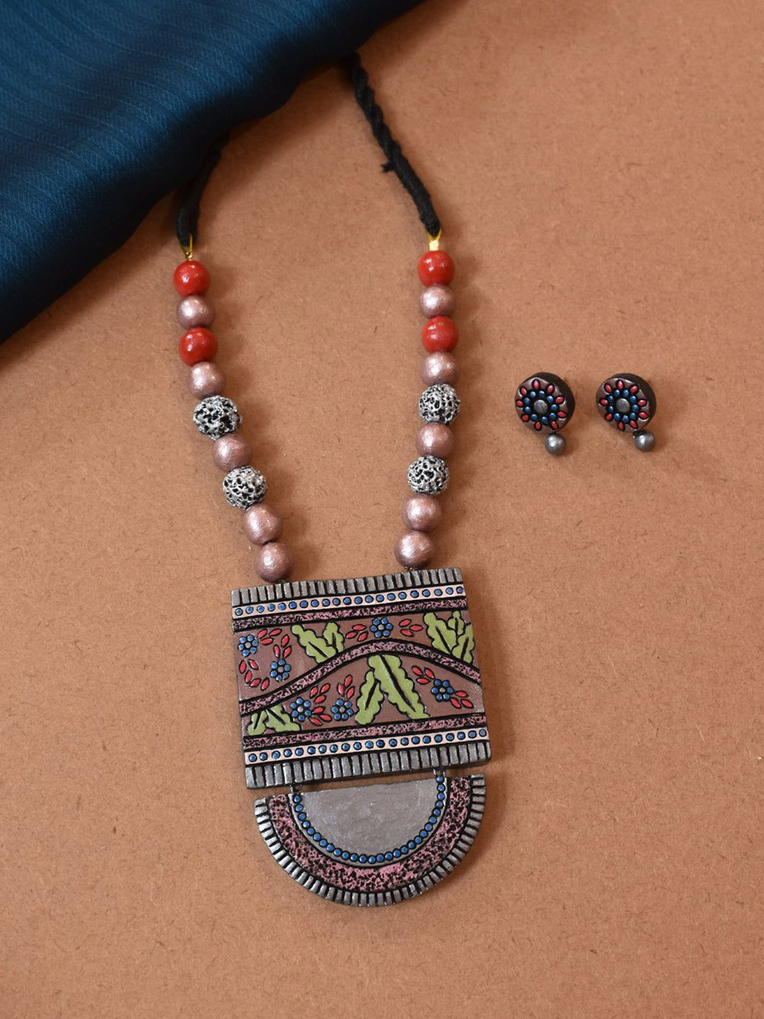 JUMKEY Beaded Studded Jewellery Set