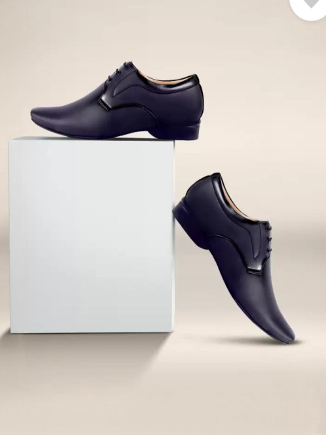 Aaeshu Men Solid Black Formal Shoes