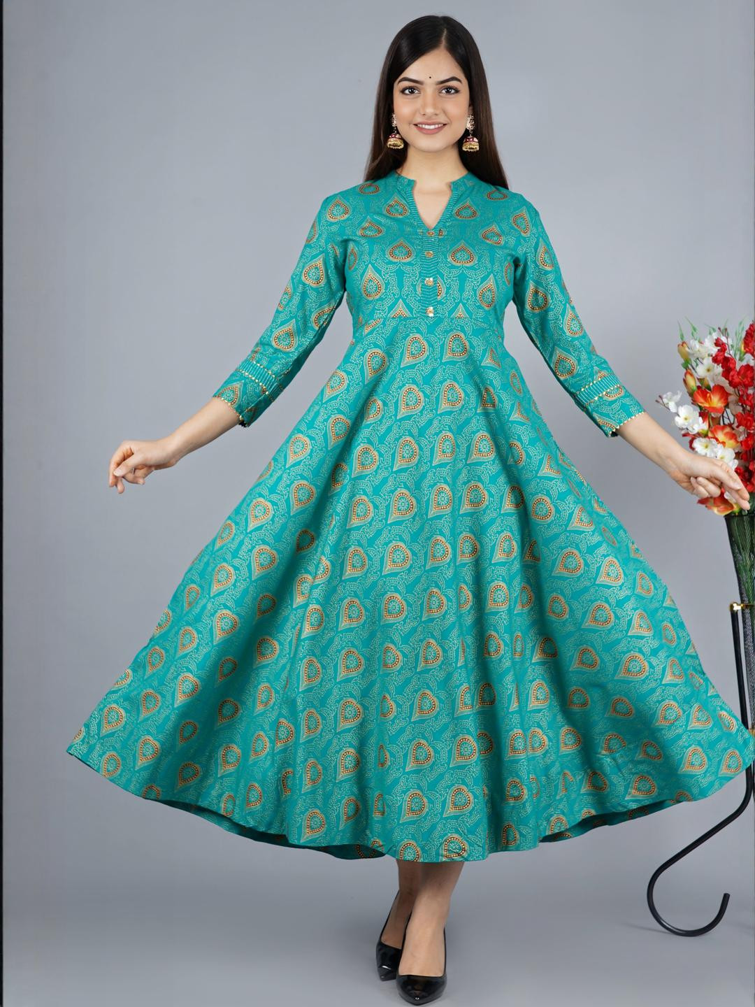 TiRoPatifab Floral Printed V-Neck Gotta Patti Gotta Patti Anarkali Kurti