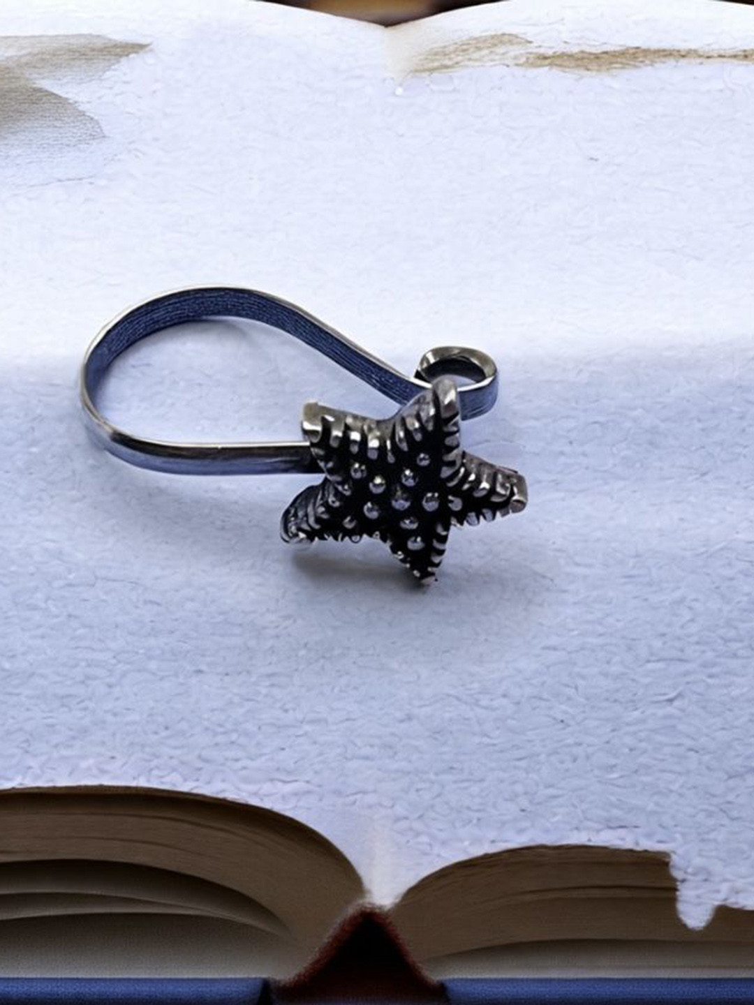 Arte Jewels Sterling Silver Artificial Stones Studded Oxidised Star Shaped Stud Nosepin