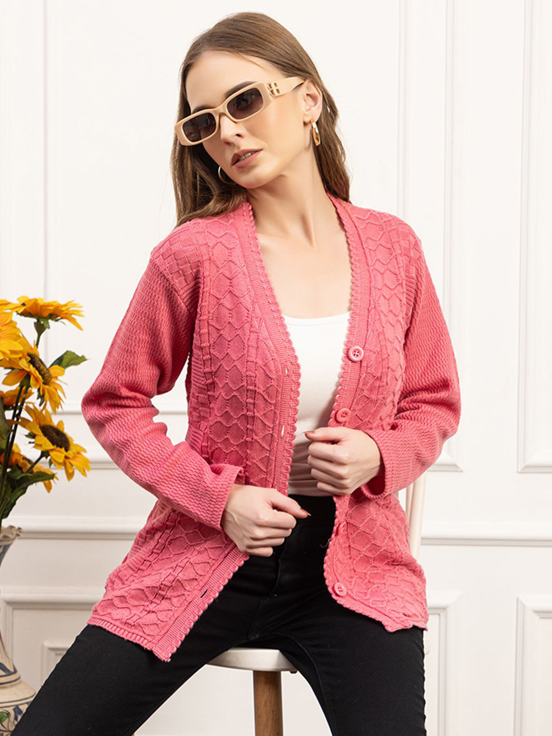 Dadu Dayal Women Geometric V-Neck Woollen Cardigan Sweaters