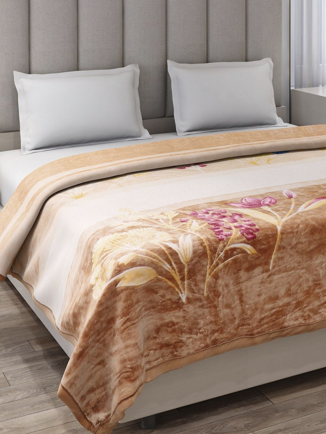 Monte Carlo Roman Camel Brown & Pink Printed Heavy Winter Double Bed Blanket 549 GSM