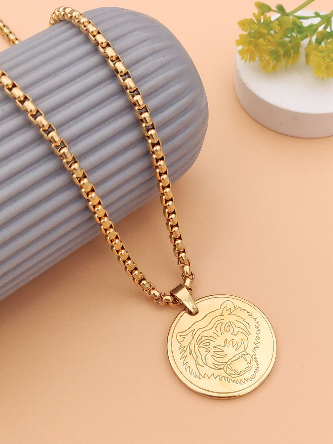 Moda Rapido Men Stainless Steel Circular Shaped Pendant with Chain