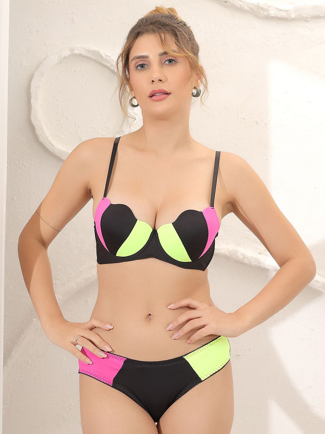 BRACHY Women Colorblocked Lightly Padded Lingerie Set