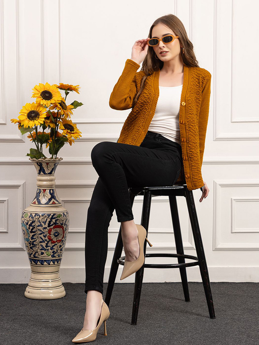 Dadu Dayal Women V-Neck Woollen Cardigan Sweaters