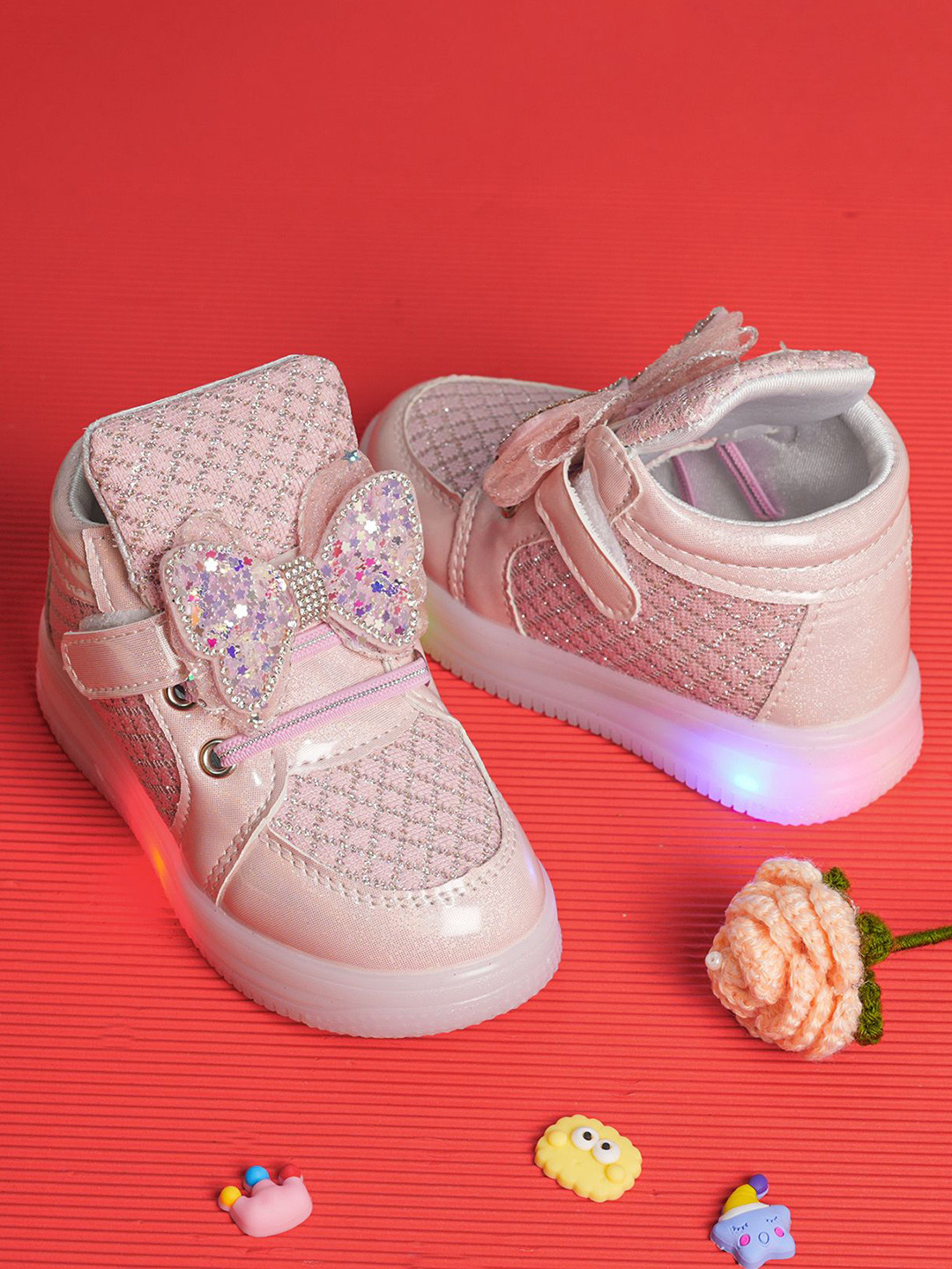 FEETWELL SHOES Girls Round Toe LED Velcro Sneakers