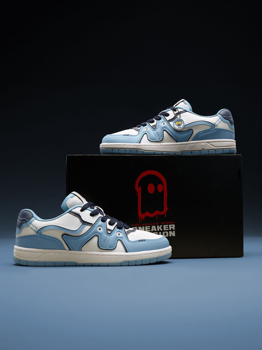 The Souled Store Urban Blaze: Manchester City Men Colourblocked Sneakers