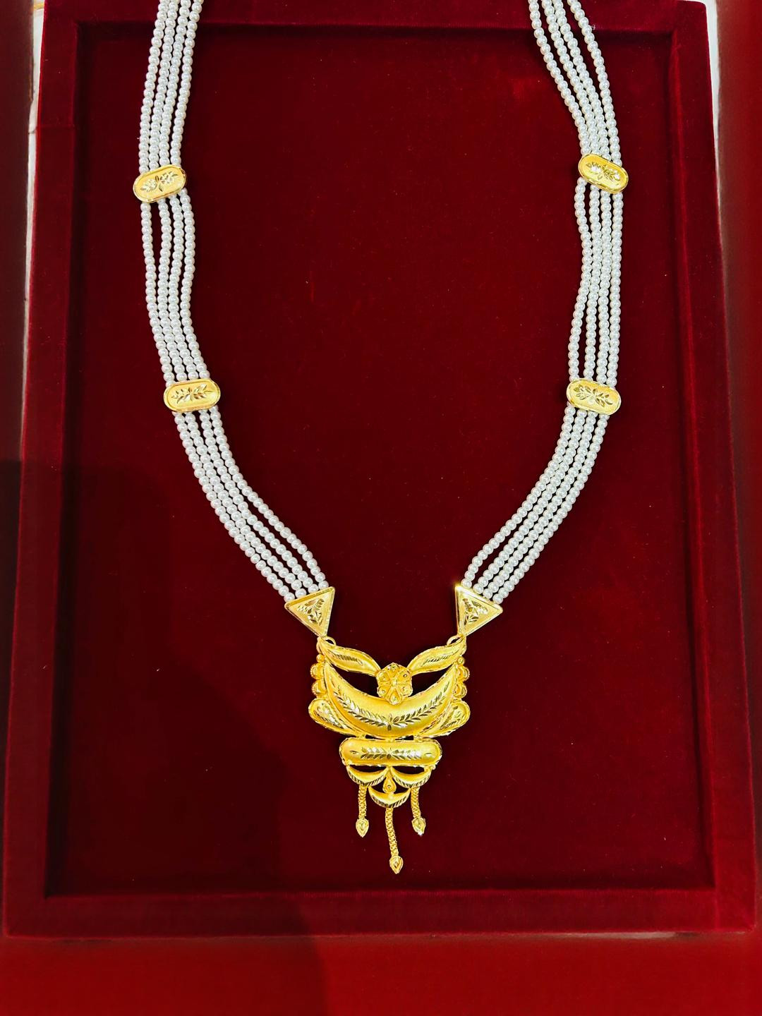 Soumi Store Women White Pearl Beads Gold-Plated Necklace