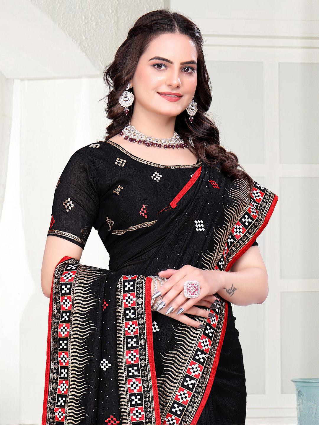 KHRITI FAB Black Embroidered Silk Blend Sarees
