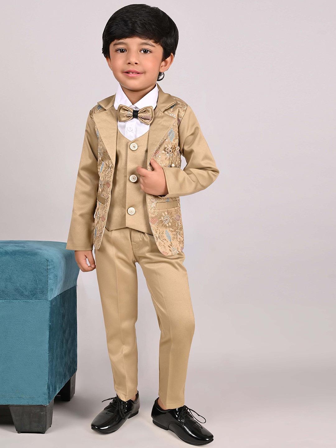 BAESD Boys Sequined Embroidered Regular Fit 3 Piece Blazer and Trousers Suit Set With Bow