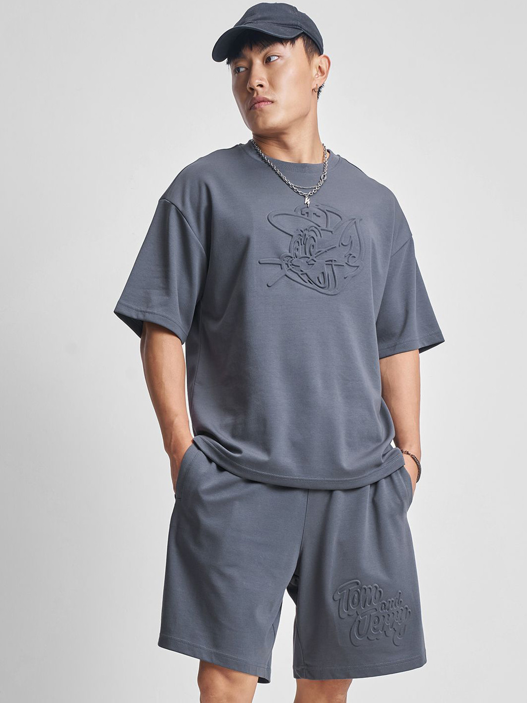 Highlander Men Warner Bros Tom And Jerry Oversized Drop Shoulder T-shirt With Shorts