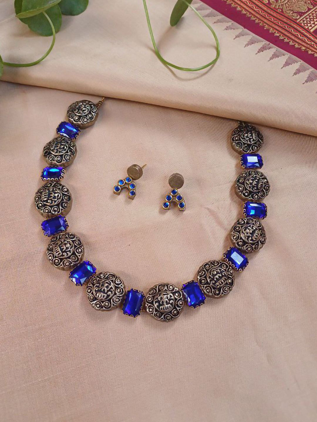 JUMKEY Regal Studded Lakshmi Design Jewellery Set