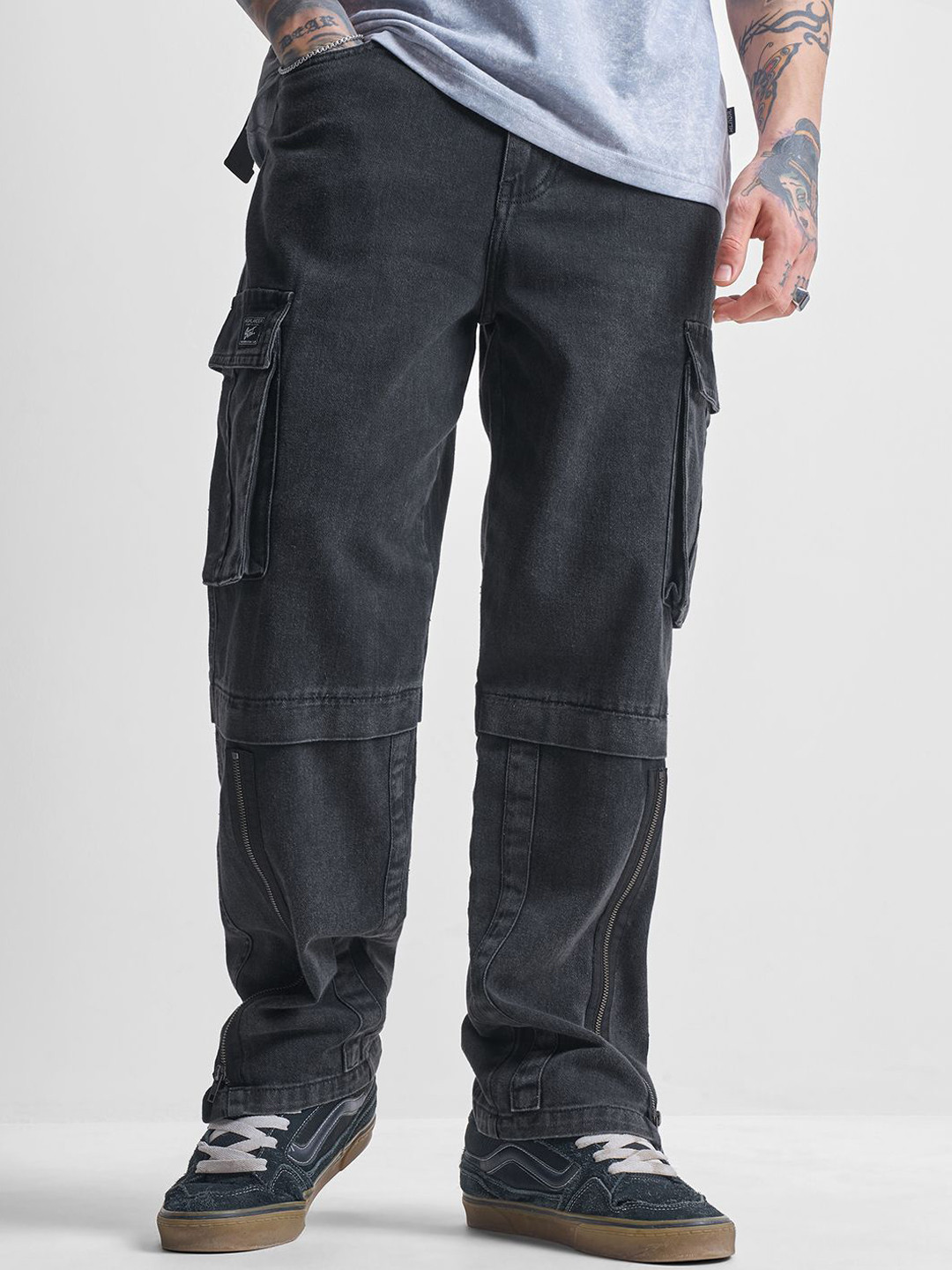 HIGHLANDER Men Baggy Fit High-Rise Clean Look Cargo Styles Zip Non Stretchable Jeans