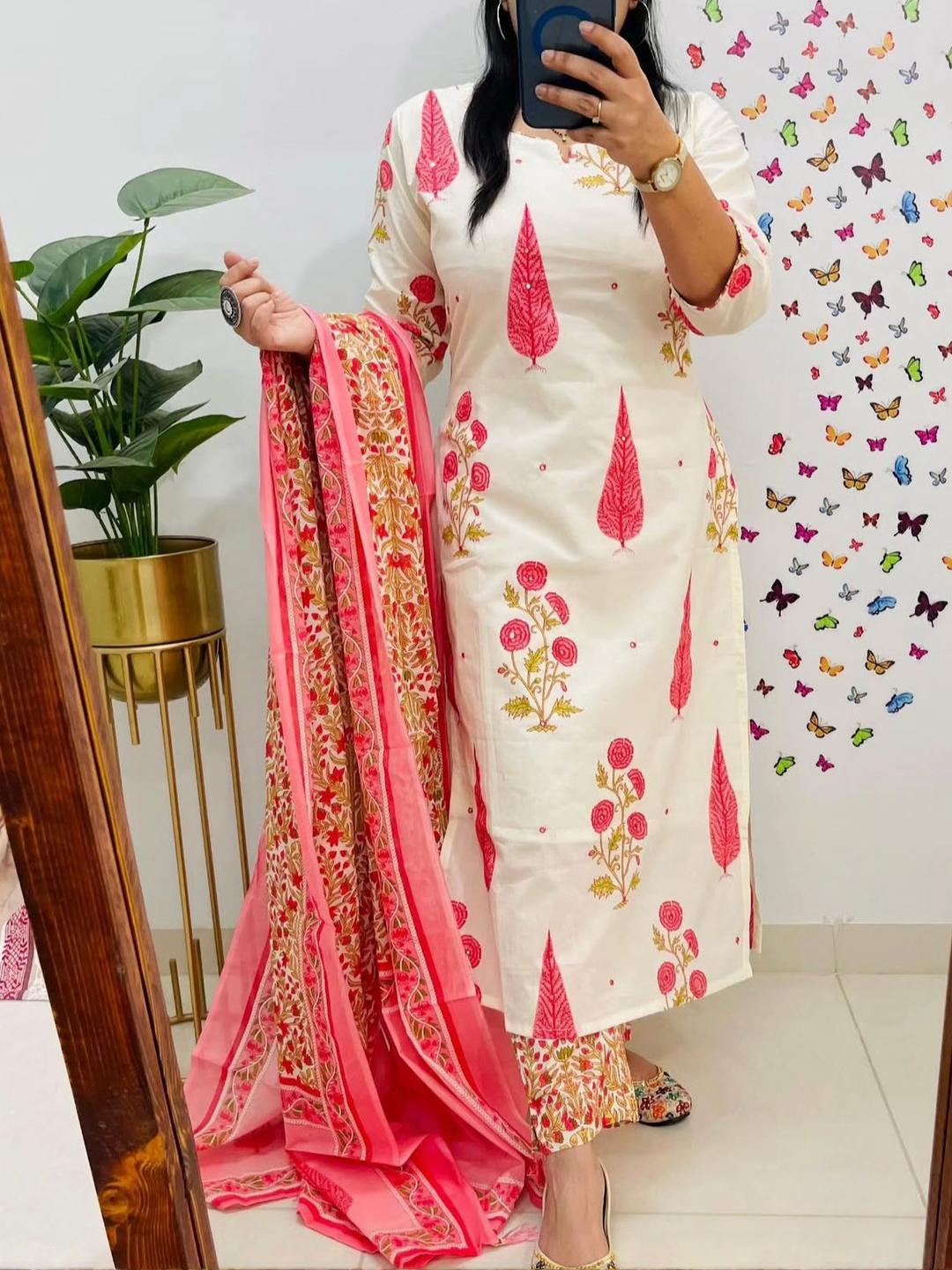 Pari A1 Women Floral Printed Regular Kurta with Trousers & With Dupatta