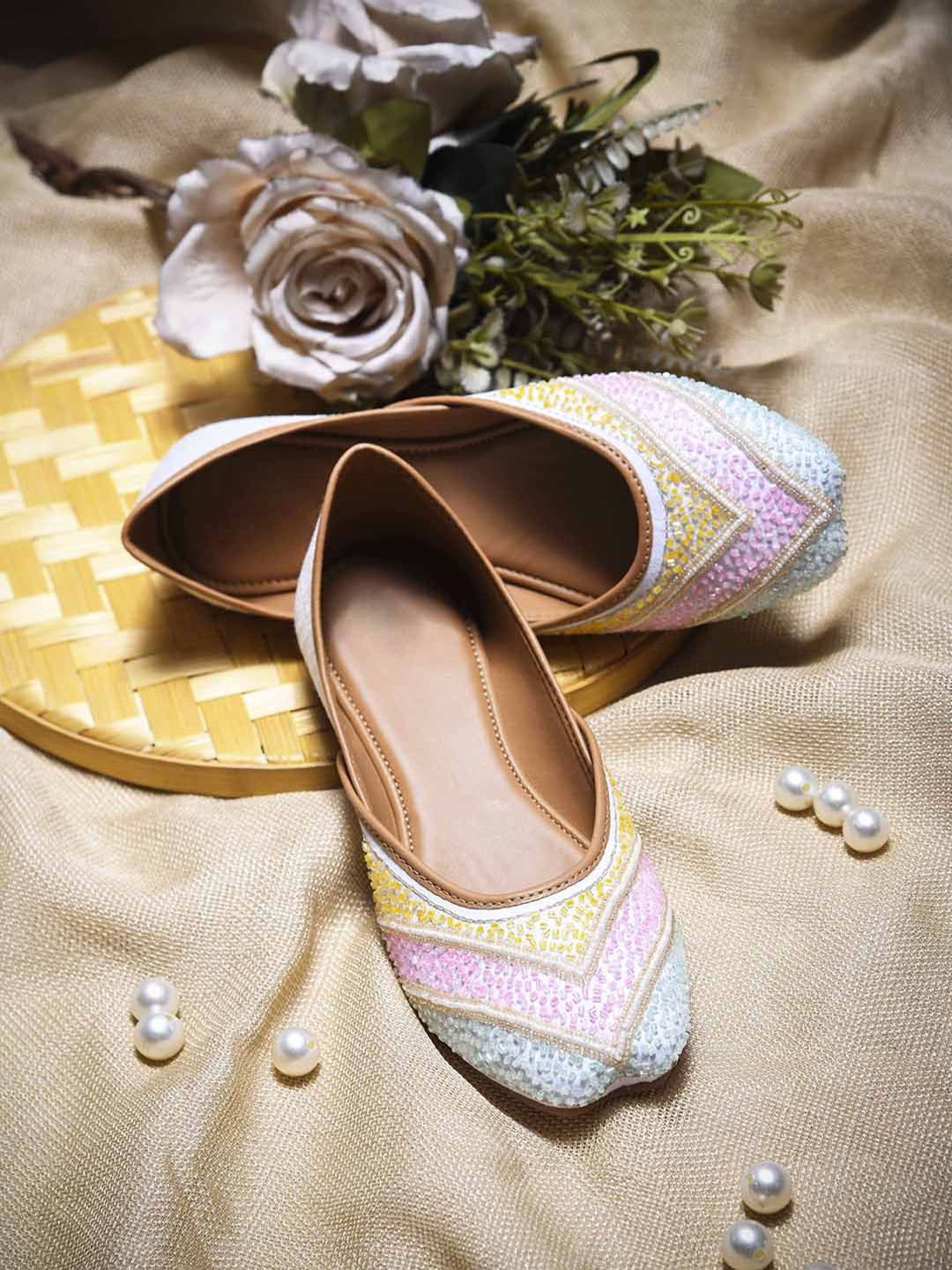 Froh Feet Women Perforations Round Toe Mojaris