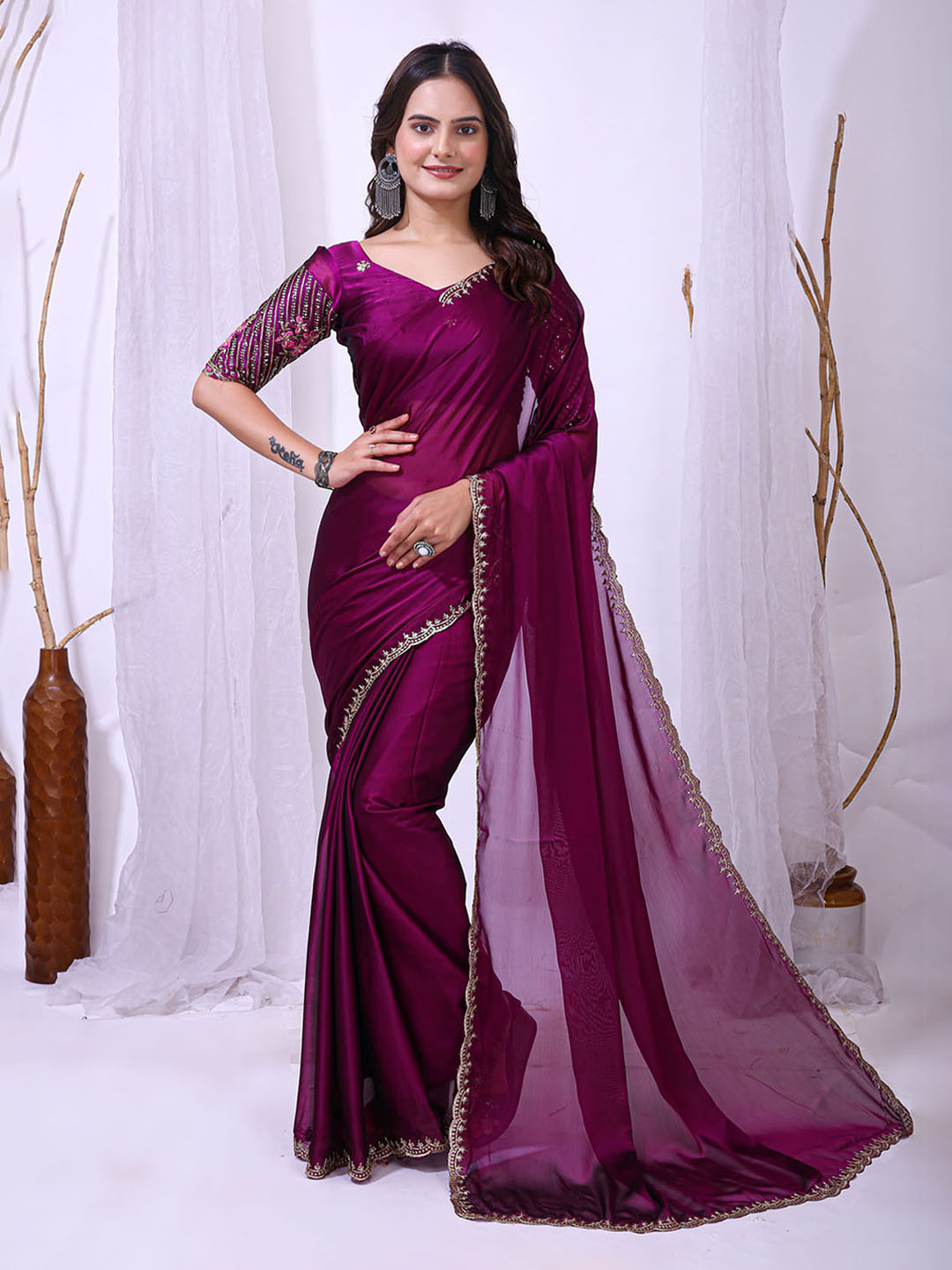 DIVASTRI Pure Georgette Embroidered Border Sequinned Detail Saree