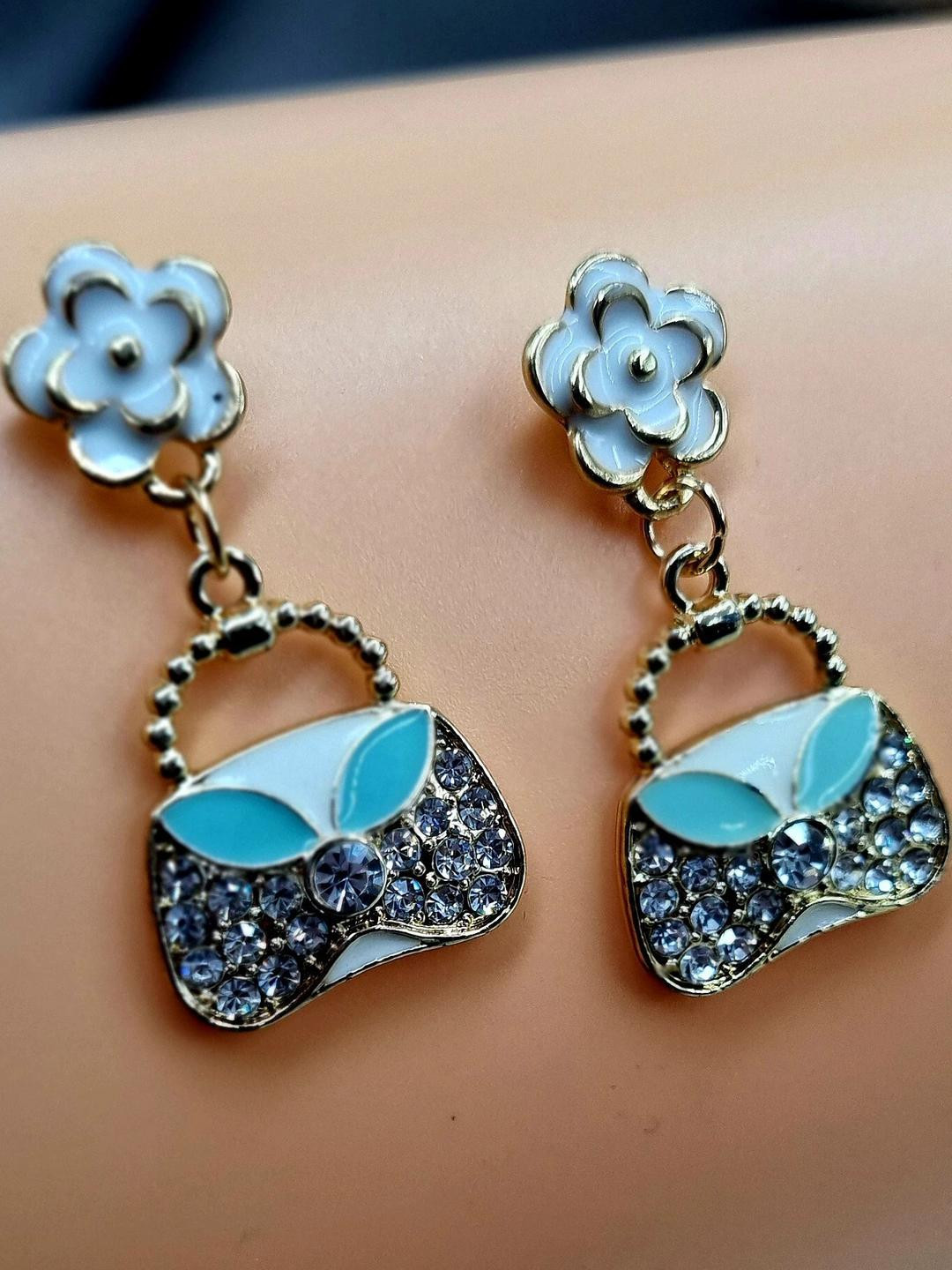ATTRACTIVE SISTER Floral Drop Earrings