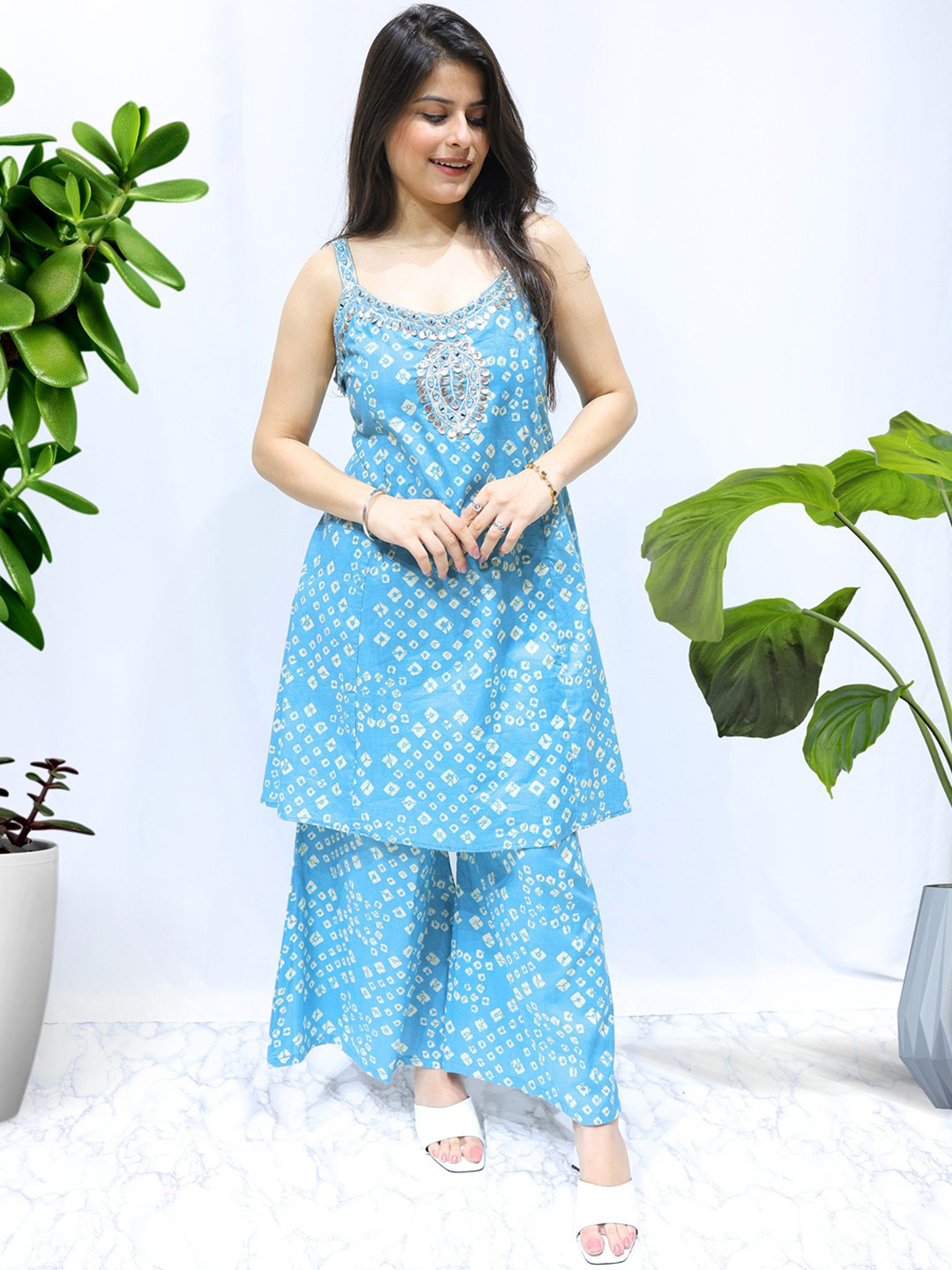 MYROR Bandhani Printed Sleeveless Tunic With Palazzos