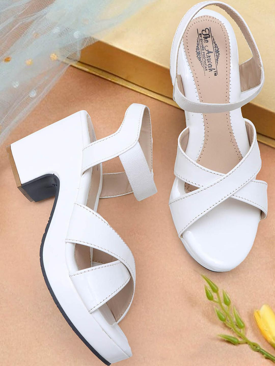The arwah Round Toe Block Heels