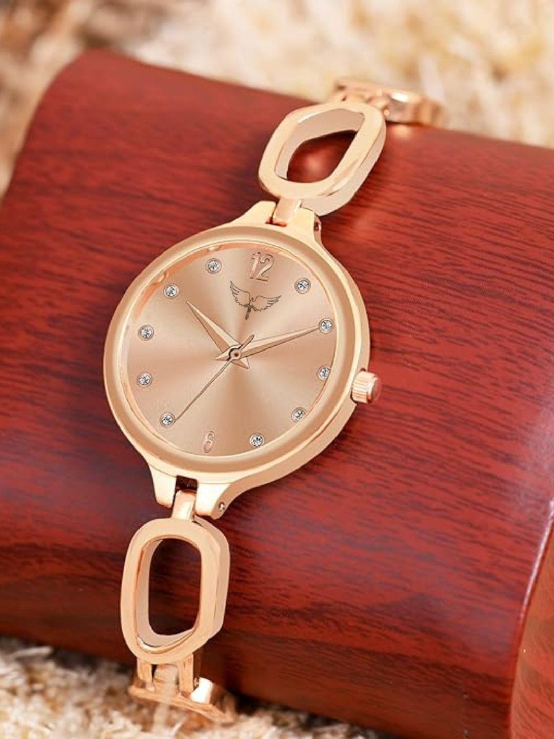 WHITE BIRD Women Embellished Dial & Bracelet Style Straps Analogue Watch Timex Rose Gold