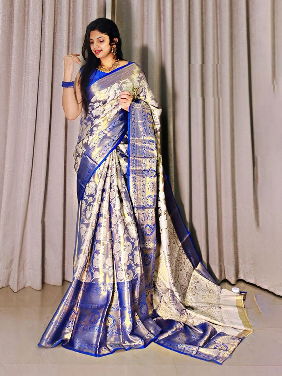 VISVASTA Woven Design Banasari Saree