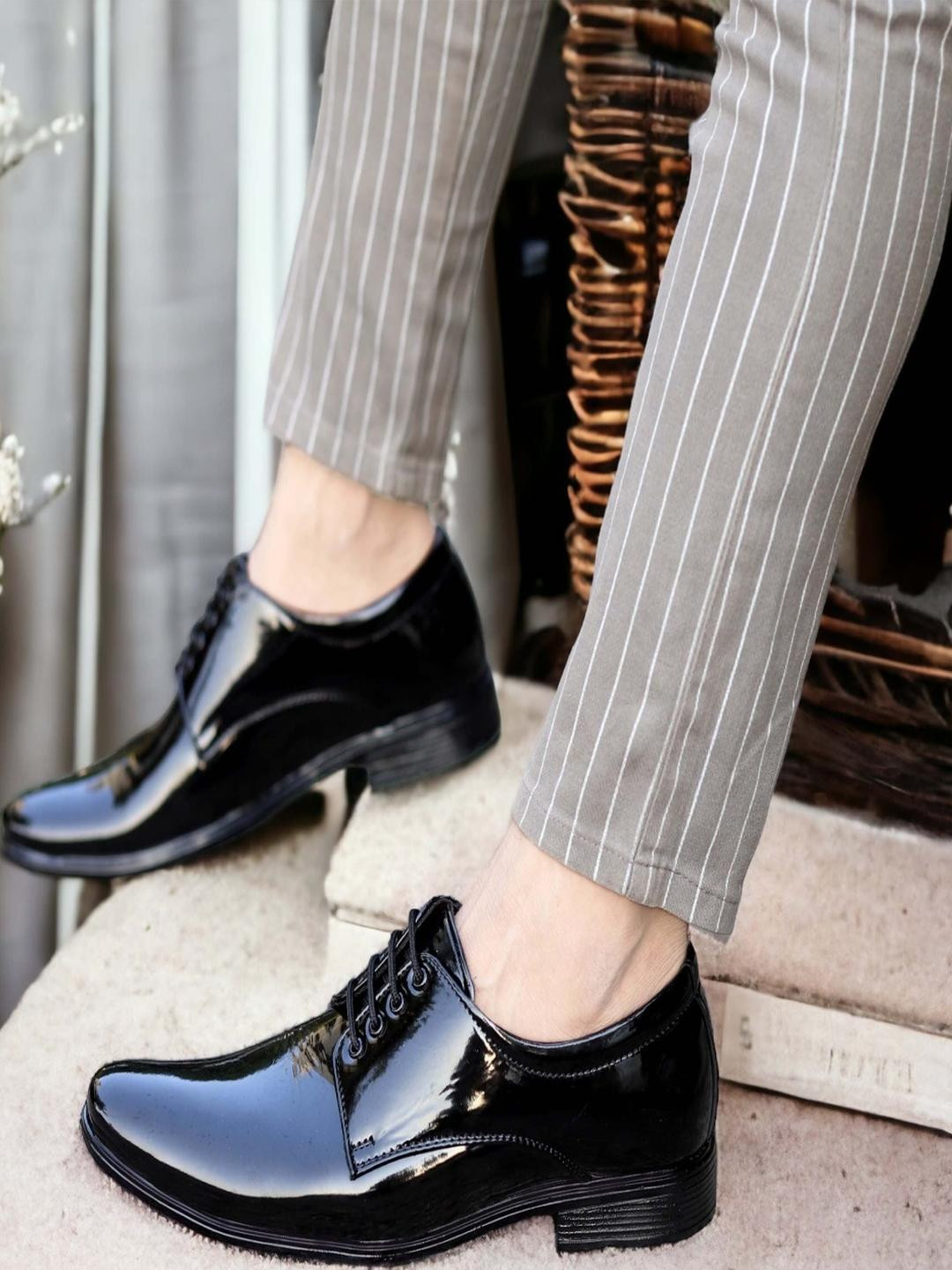 PLAYTOES Men Patent Leather Formal Shoes