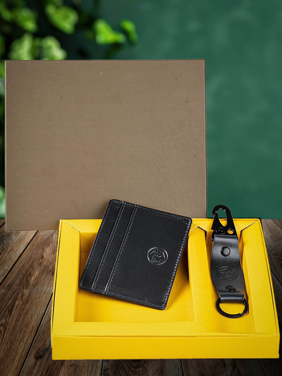 CONTACTS Men Card Holder & Keychain Accessory Gift Set