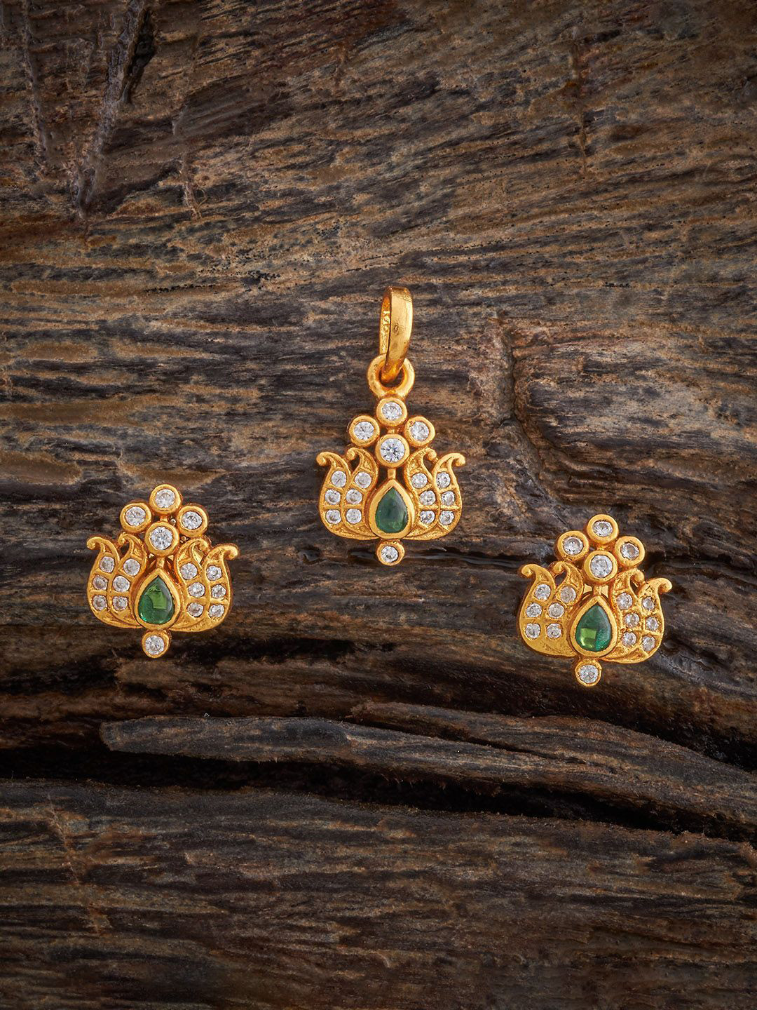 Kushal's Fashion Jewellery Green Gold-Plated Ethnic 92.5 Pure Silver Temple Pendant Set